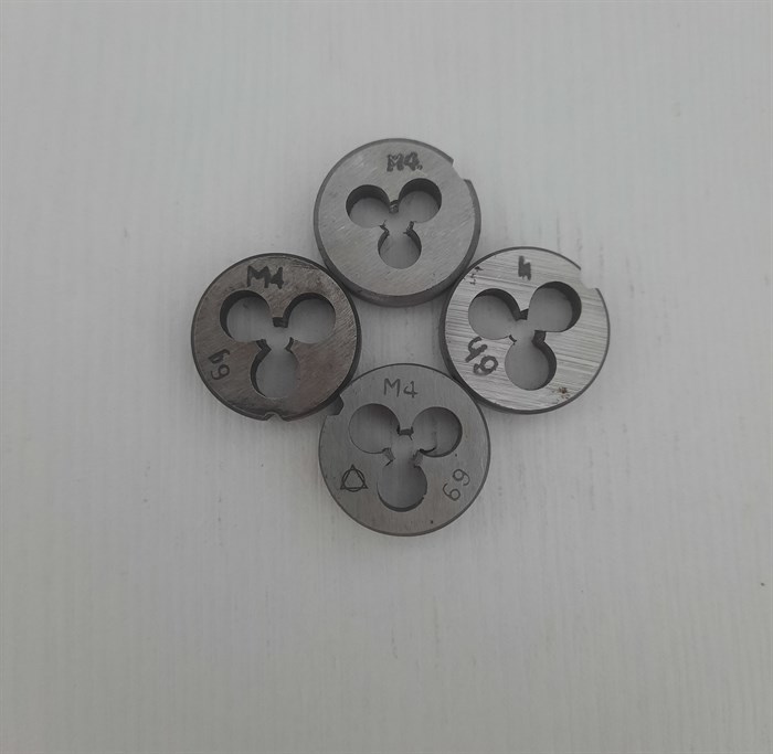 Плашка М4 2406 - фото 5523